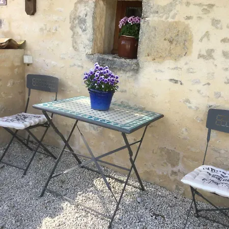 Chez Gendarme Chambres D'hotes Nocleg ze śniadaniem *